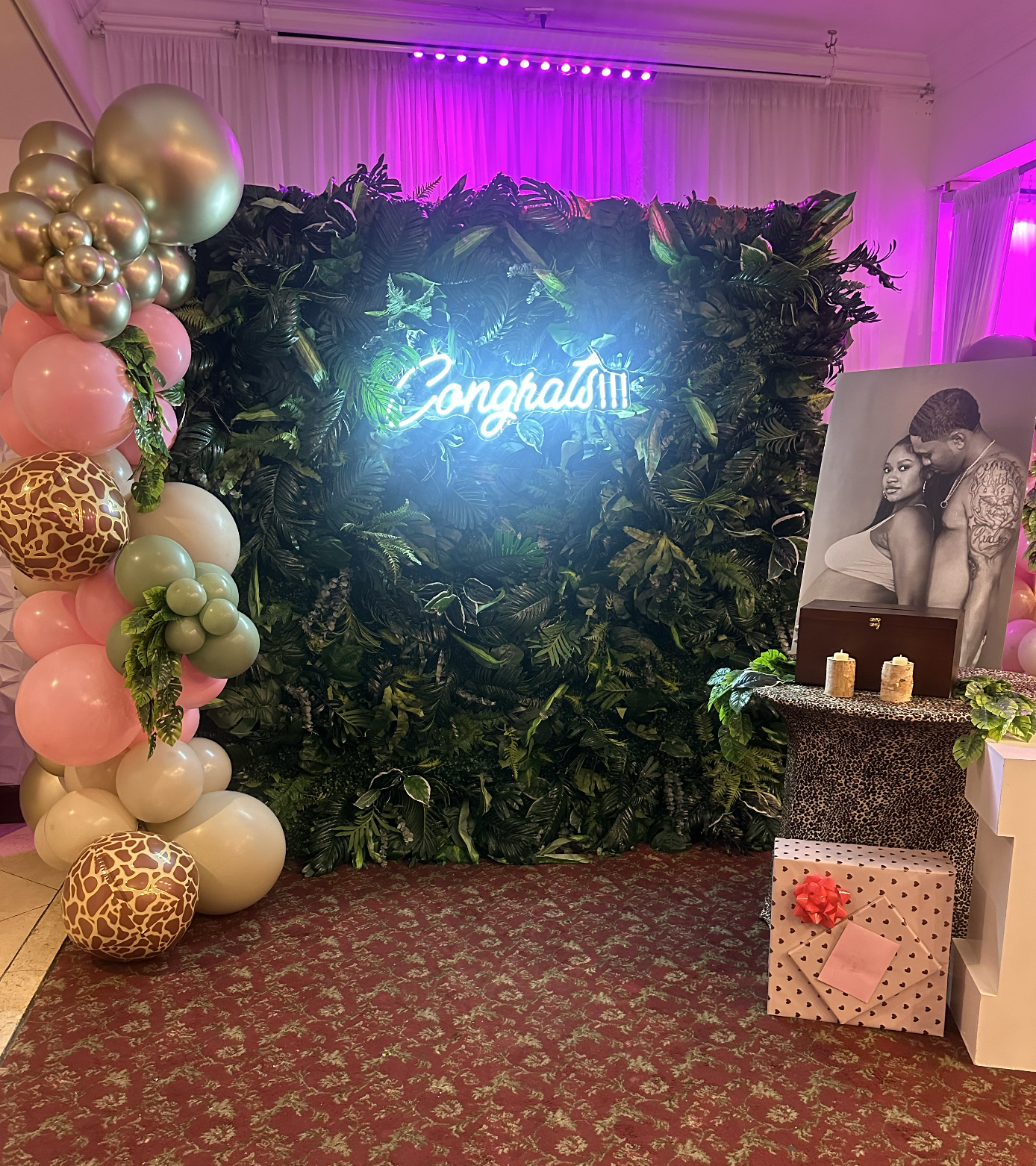 Jungle Themed Grass Wall with Balloons Arch & Gift Table